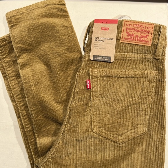 Levi's® Women's 721™ High-Rise Skinny corduroy Jeans - Picture 2 of 4